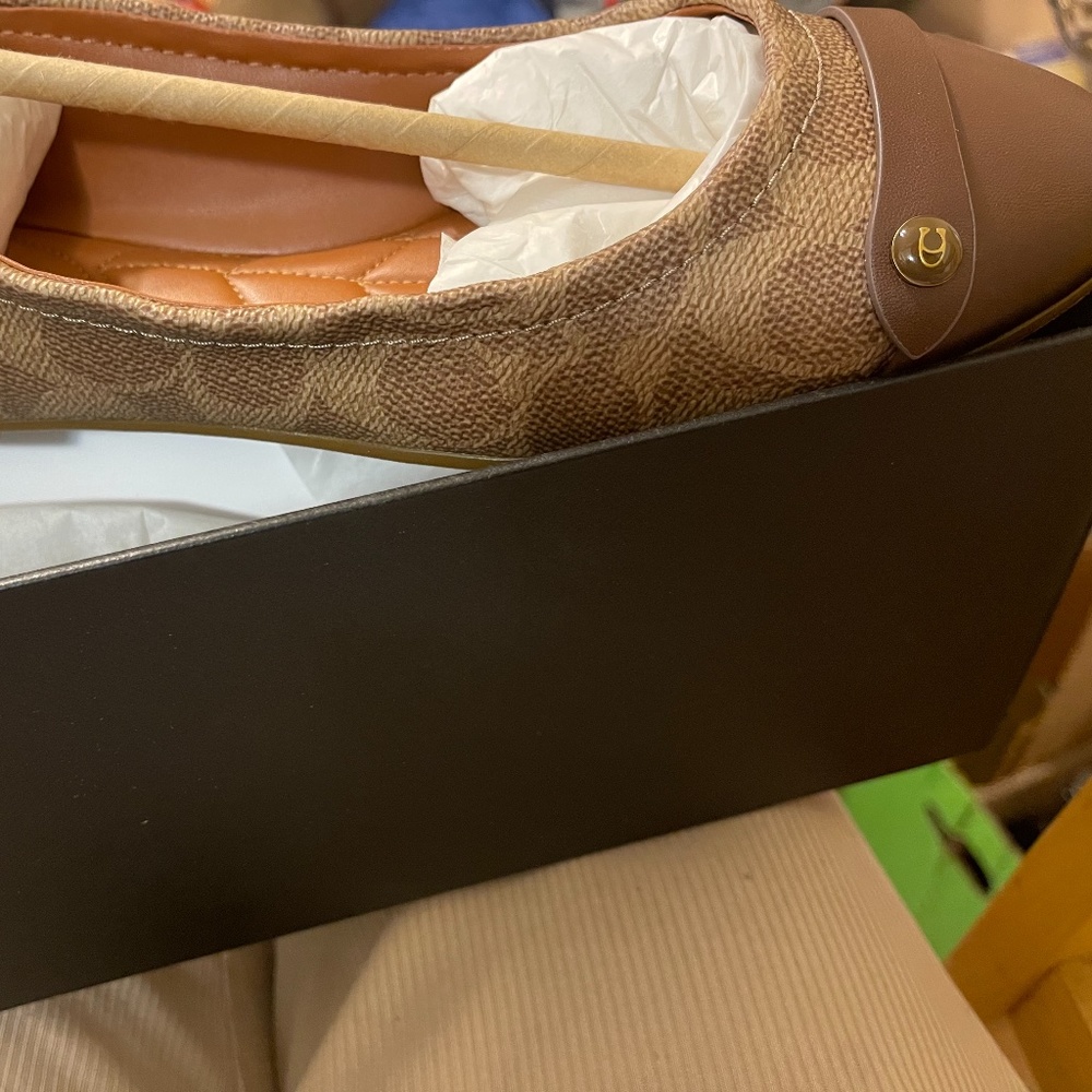 🔥NEW Authentic COACH flats🔥